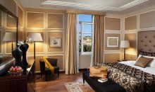 deluxe-suite-bedroom